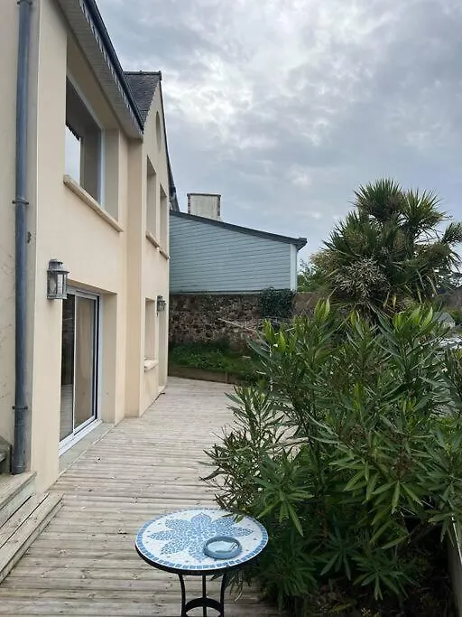 Villa Chez Mado Et Marcel à Ploubazlanec Hébergement de vacances